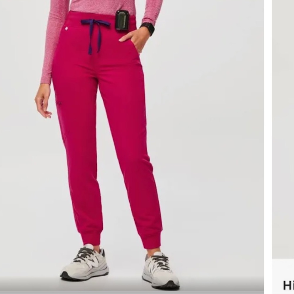 FIGS brand new with tags ULTRA ROSE Zamora jogger scrub pants
Size XXS petite